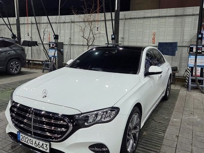 MERCEDES-BENZ E-CLASS - 5