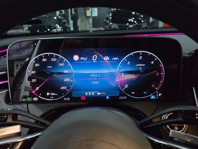 MERCEDES-BENZ E-CLASS - 4