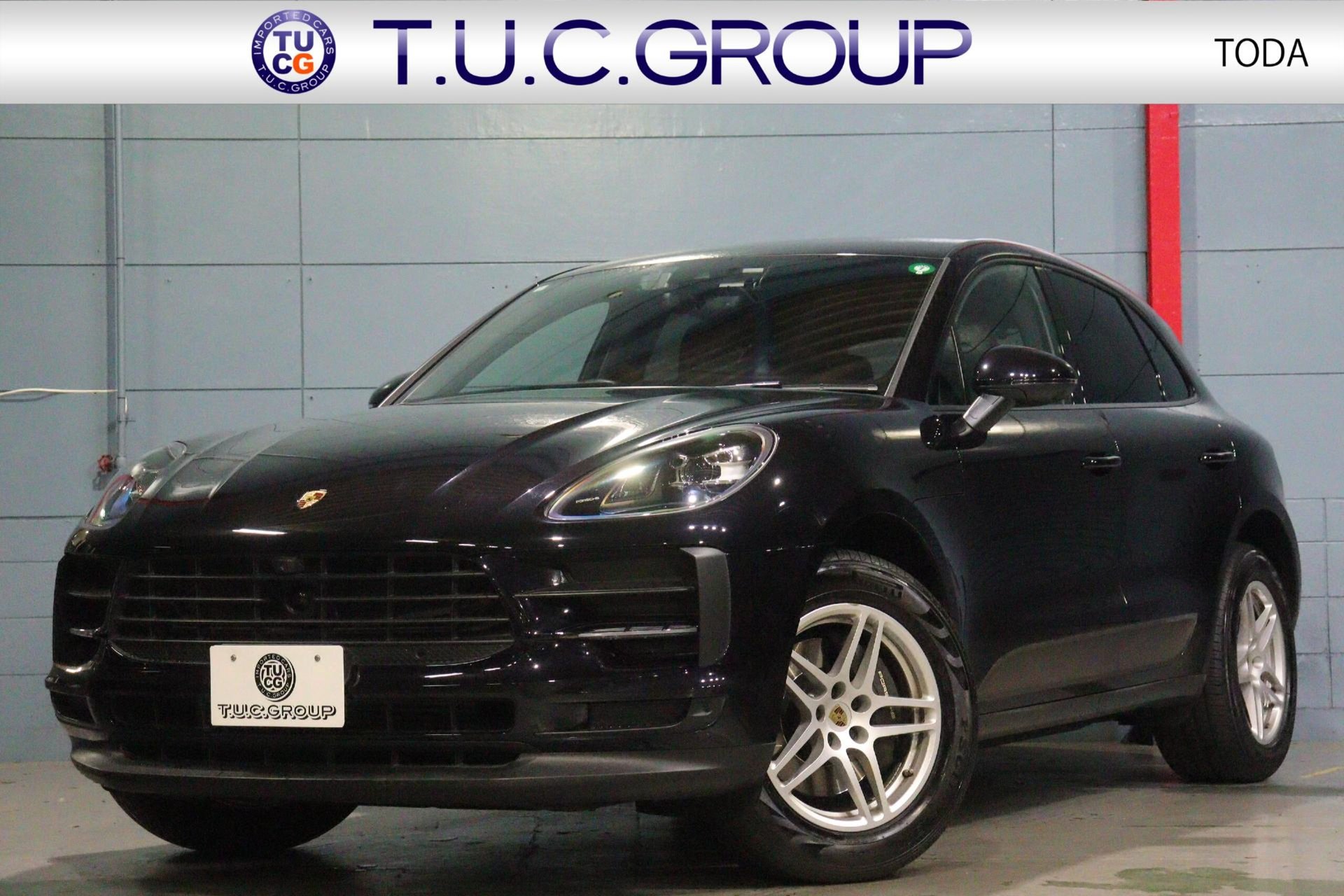 PORSCHE MACAN - View 1