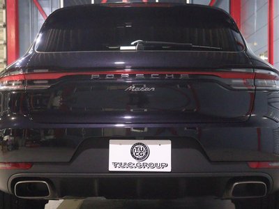 PORSCHE MACAN - 8