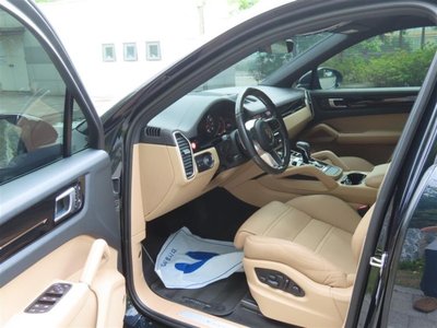 PORSCHE CAYENNE - 8
