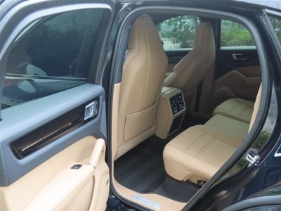 PORSCHE CAYENNE - 9