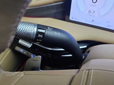 2025 Genesis G80 (RG3) thumbnail 30