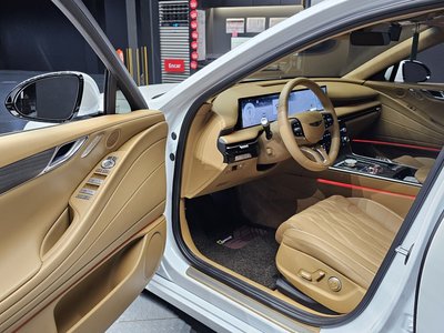 2025 Genesis G80 (RG3) thumbnail 13