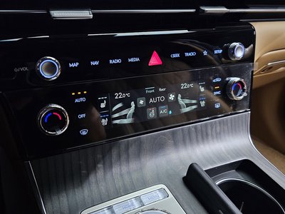 2025 Genesis G80 (RG3) thumbnail 32