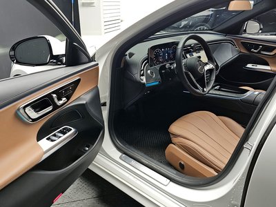 MERCEDES-BENZ E-CLASS - 10