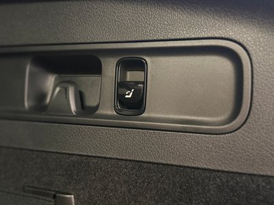 2025 Mercedes-BENZ GLC AMG — миниатюра 27