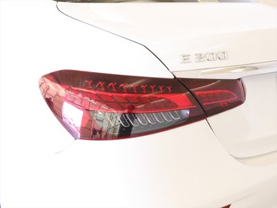 MERCEDES-BENZ E-CLASS - 9