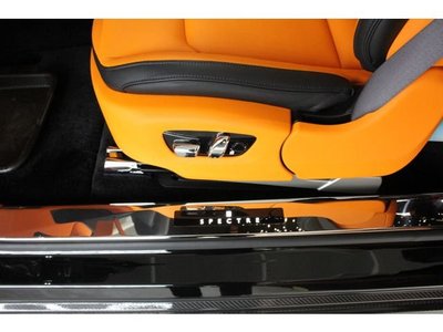 ROLLS-ROYCE SPECTRE - 10