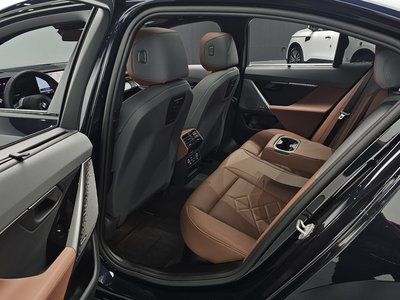 صورة مصغرة 18 لـ 2026 BMW 5 SERIES
