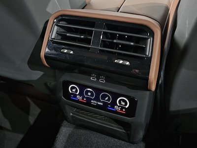صورة مصغرة 27 لـ 2026 BMW 5 SERIES