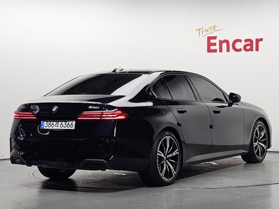 2026 BMW 5 SERIES 照片 4
