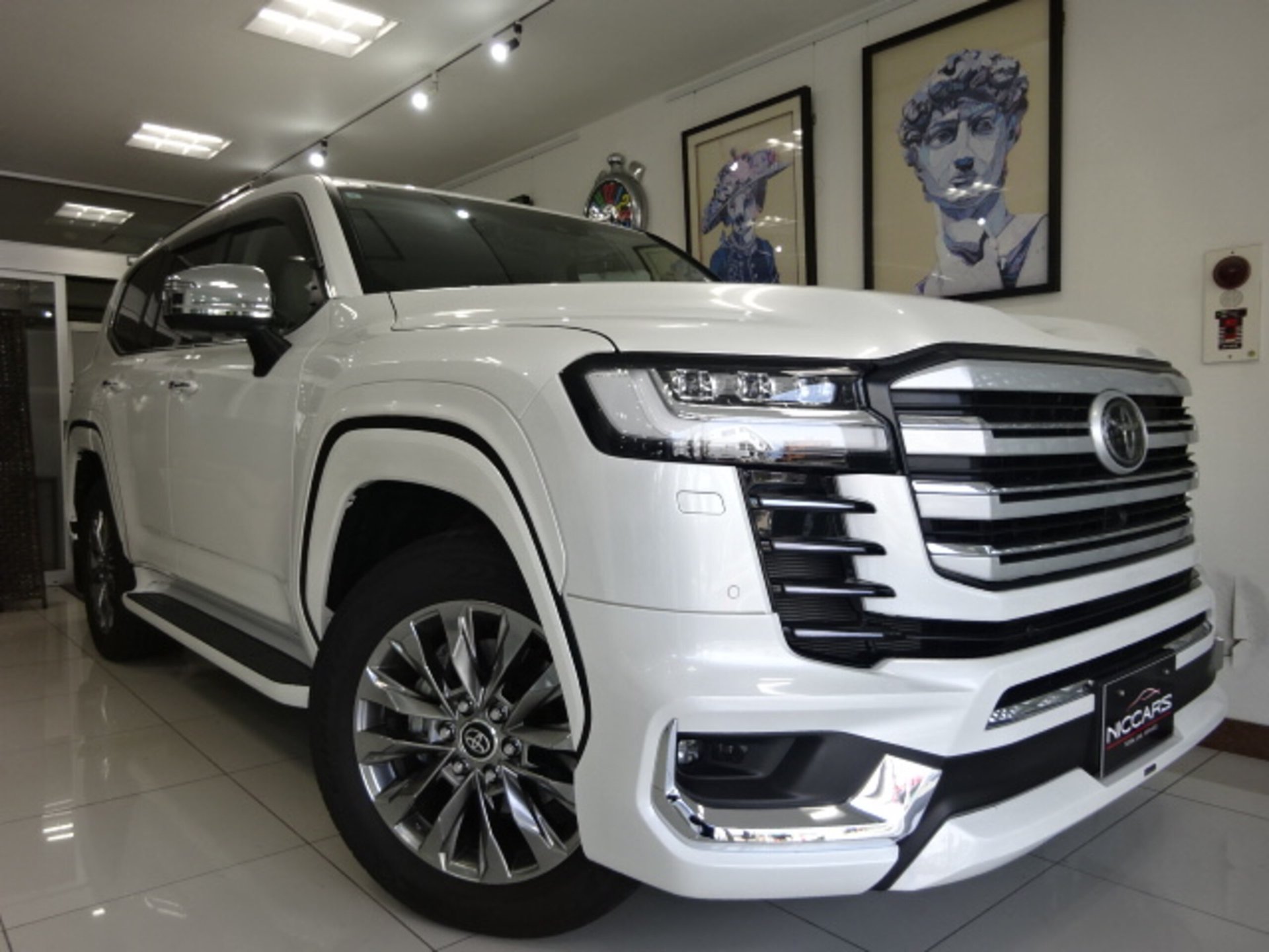 TOYOTA LAND CRUISER 300 - View 1