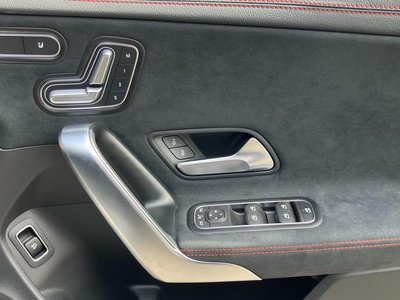 MERCEDES-BENZ CLA - 9