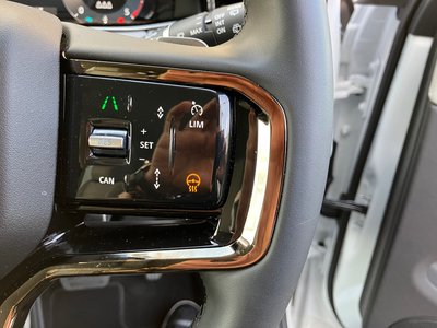 2024 LAND Rover RANGE ROVER EVOQUE — миниатюра 16