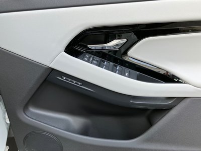 2024 LAND Rover RANGE ROVER EVOQUE — миниатюра 45