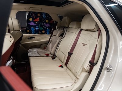 2025 Bentley BENTAYGA photo 5