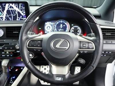 صورة 9 لـ 2022 Lexus RX