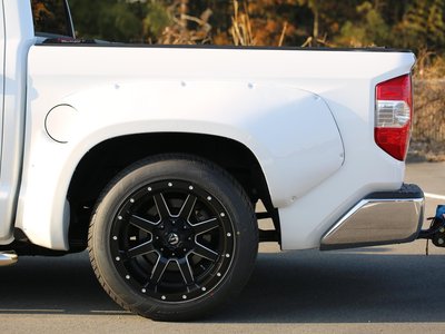 TOYOTA TUNDRA - 10
