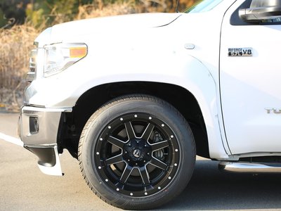 TOYOTA TUNDRA - 9