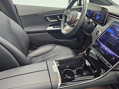 MERCEDES-BENZ EQE - 9