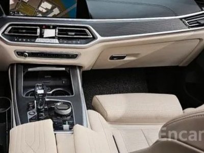 2022 BMW X7 photo 10