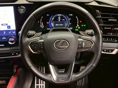 صورة مصغرة 31 لـ 2023 Lexus RX