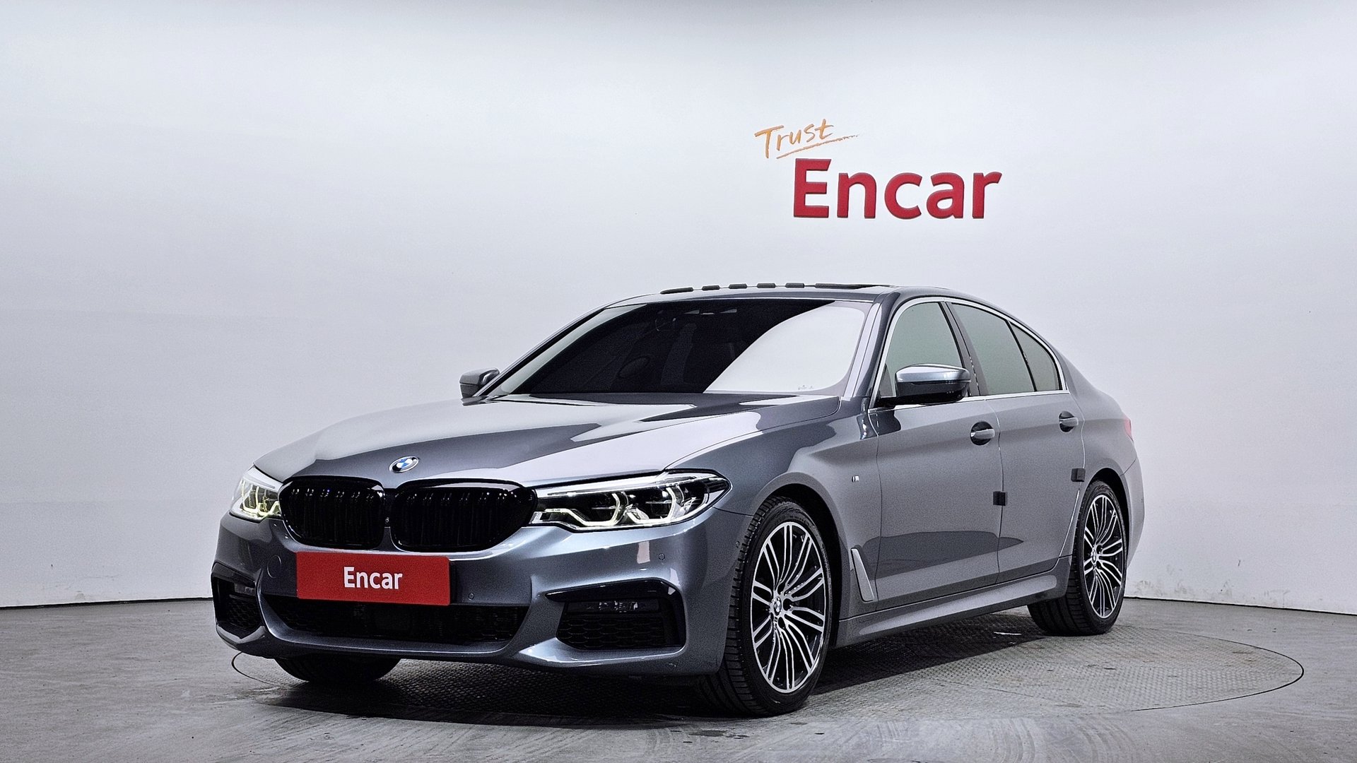 BMW 5 SERIES - View 1