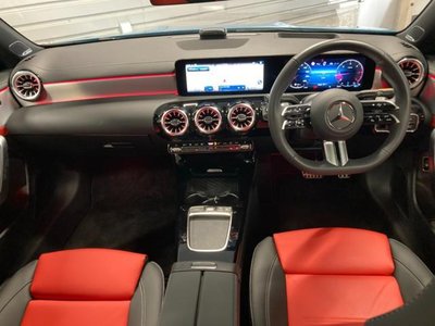 MERCEDES-BENZ CLA - 10