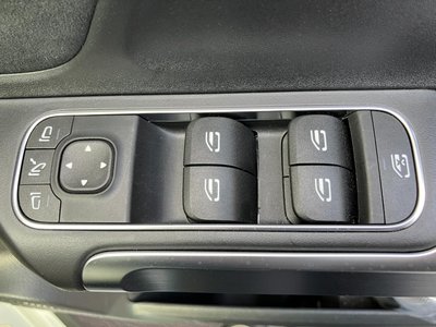 2024 Mercedes-BENZ GLB thumbnail 35