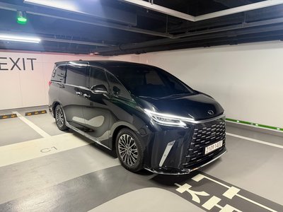 LEXUS LM 2ND GENERATION