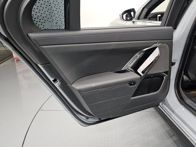 2025 BMW 7 SERIES — миниатюра 15