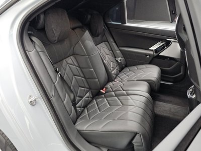 2025 BMW 7 SERIES — миниатюра 17