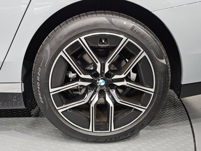 BMW 7 SERIES - 8