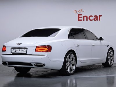 BENTLEY FLYING SPUR - 4