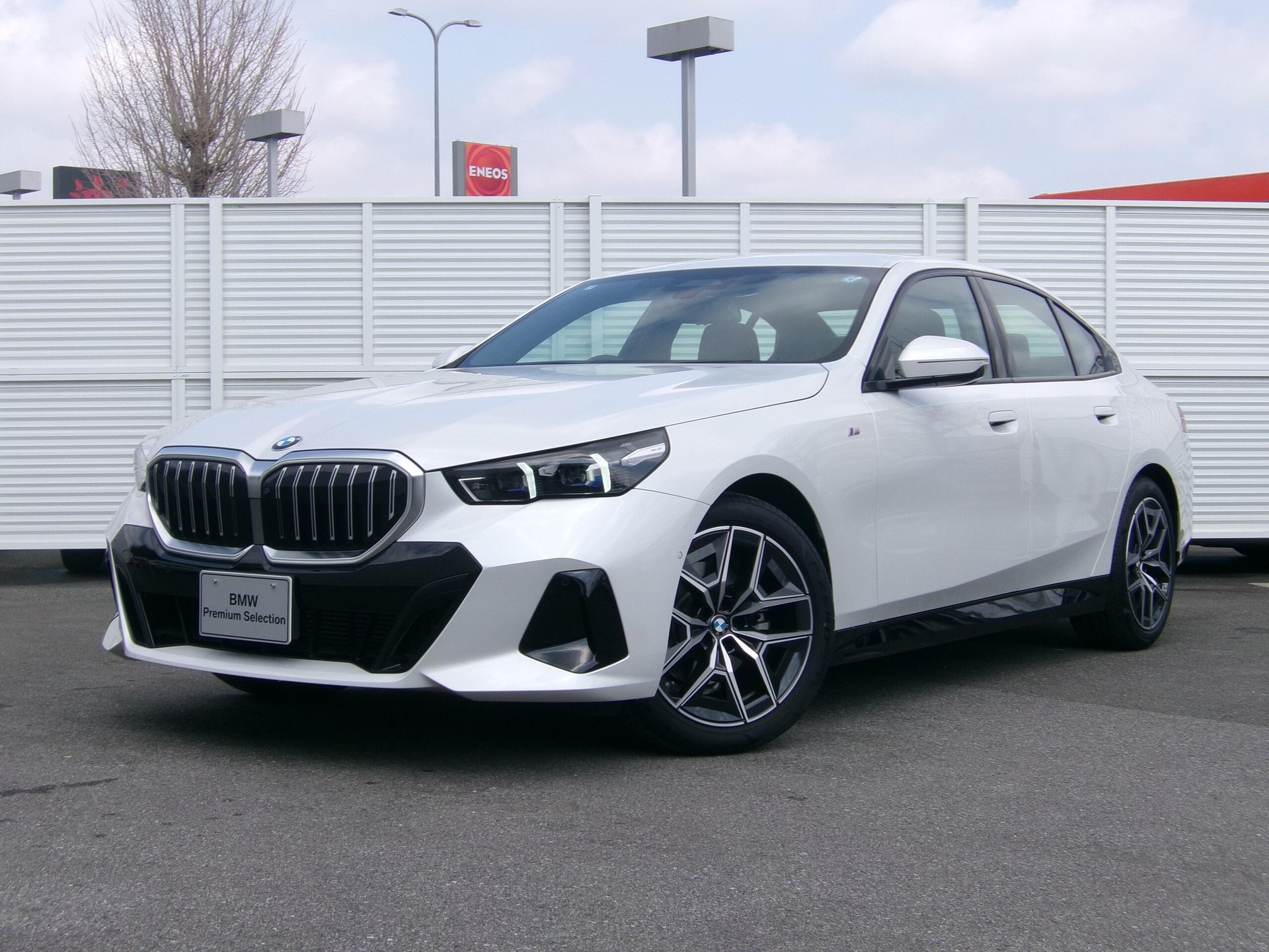 BMW 5 SERIES - View 1