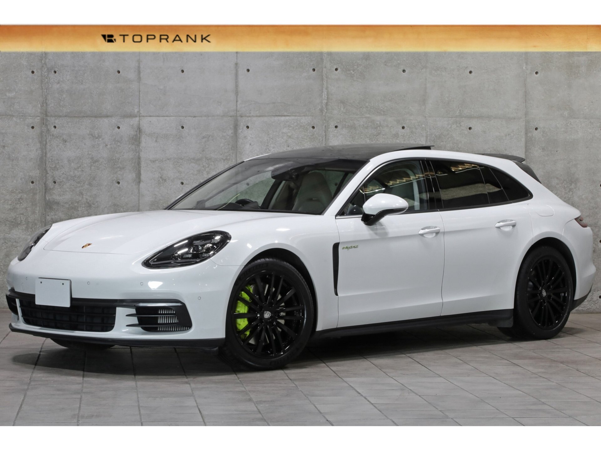 PORSCHE PANAMERA - View 1