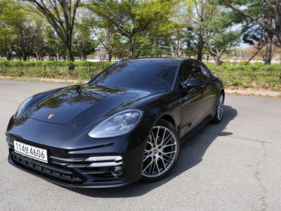 PORSCHE PANAMERA - 1