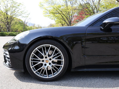 PORSCHE PANAMERA - 6