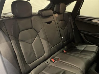 PORSCHE MACAN - 2