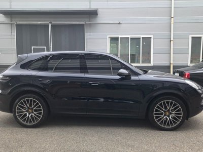 PORSCHE CAYENNE - 4