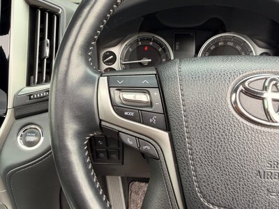 TOYOTA LAND CRUISER 200 - 8