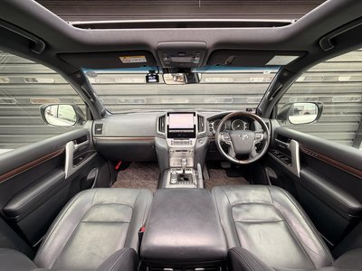 TOYOTA LAND CRUISER 200 - 5