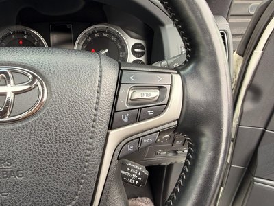 TOYOTA LAND CRUISER 200 - 9