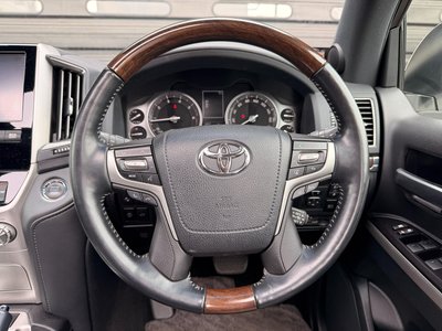 TOYOTA LAND CRUISER 200 - 7
