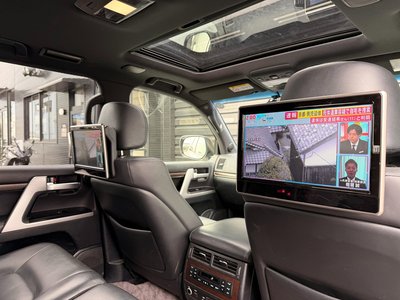 TOYOTA LAND CRUISER 200 - 2