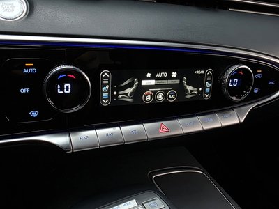 2022 Genesis GV70 — миниатюра 24