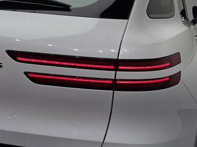صورة 10 لـ 2022 Genesis GV70
