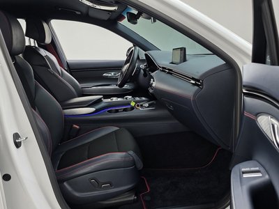 2022 Genesis GV70 — миниатюра 16