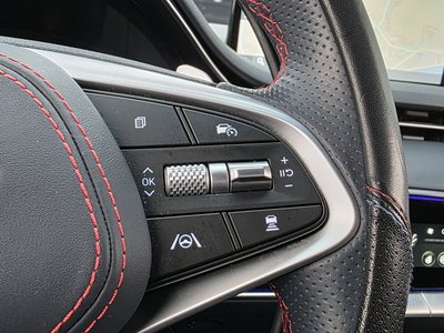 2022 Genesis GV70 — миниатюра 25